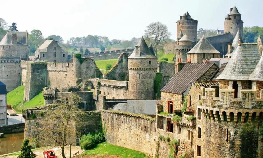 Gite La Maison La Saint-Aubin-d'Aubigne Екстер'єр фото